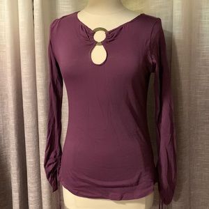 Guess long sleeved keyhole neck tee